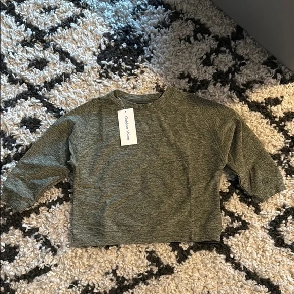 NWT outdoor voices cloudknit kids sweatshirt 2T - Picture 1 of 3